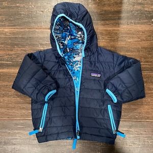 Patagonia Toddler reversible down jacket -2T navy & Blue polar bear print